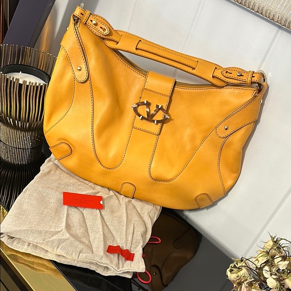 Valentino Garavani Vintage Mustard Leather Shoulder Bag - Picture 2 of 14